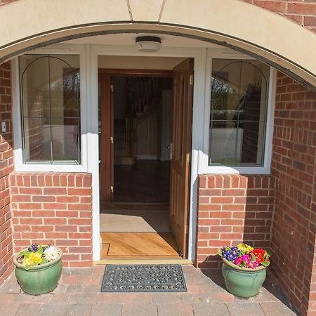 Carr Villa Dinnington エクステリア 写真