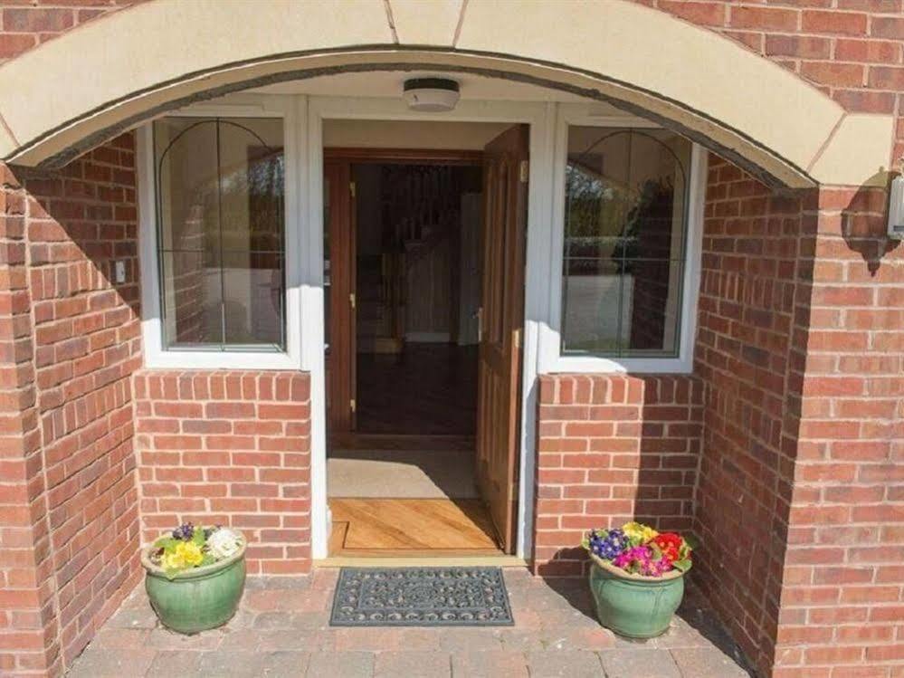 Carr Villa Dinnington エクステリア 写真