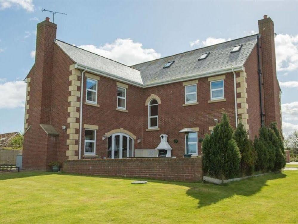 Carr Villa Dinnington エクステリア 写真